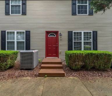 Main picture of 1113 High St