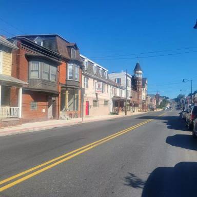 Main picture of 136 S Main St