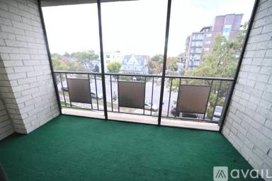 Main picture of 385 Massachusetts Ave