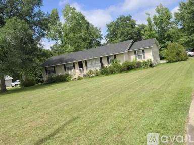 Main picture of 703 Lovers Lane Rd
