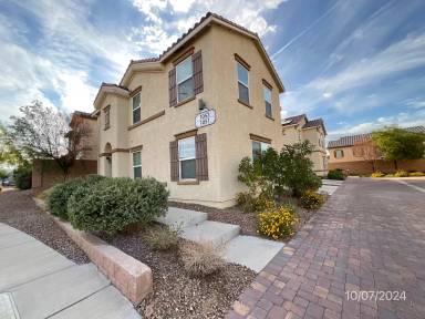 Main picture of 1051 Admiral Emblem St