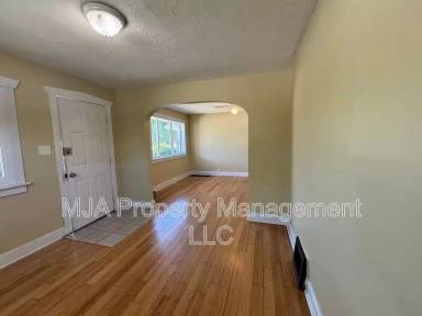 Main picture of 602 S Park St