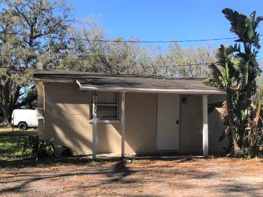 Main picture of 2420 Tanglewood St