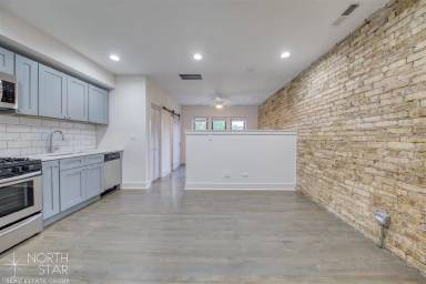 Main picture of 5827 N Ridge Ave