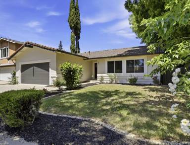 Main picture of 635 Glenview Ct