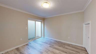 Main picture of 10295 Moretti Dr