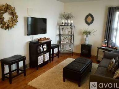 Main picture of 1817 Milwaukee Ave