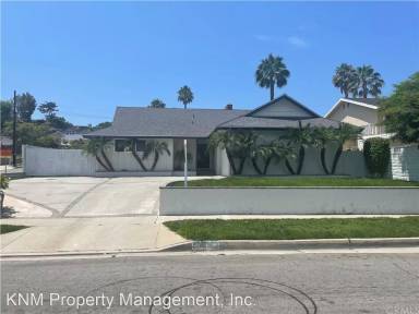 Main picture of 27811 Palmeras Pl