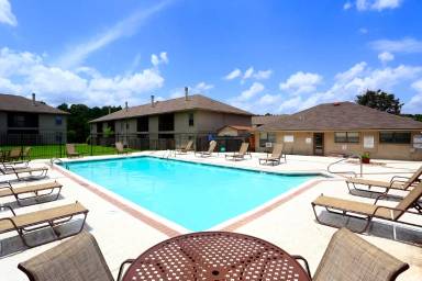 Main picture of Cedar Creek Village