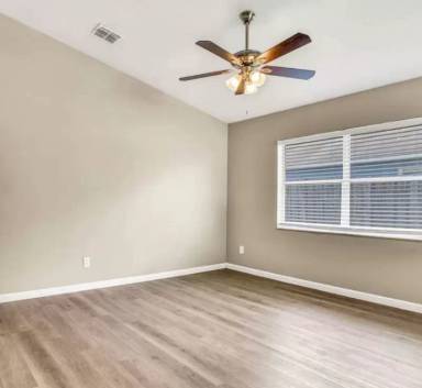 Main picture of 531 Carlise Ave