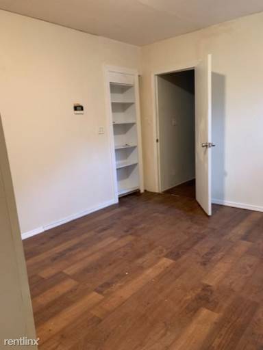 Main picture of 250 Davis Ave