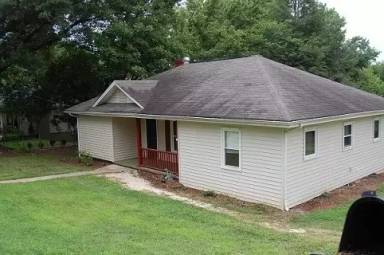 Main picture of 208 Tuckaseege Rd