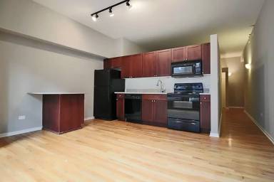 Main picture of 349 S Dearborn St