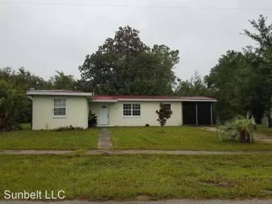 Main picture of 1630 W Waycross Cir