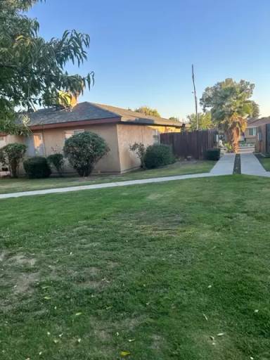 Main picture of 2616 N Half Moon Dr