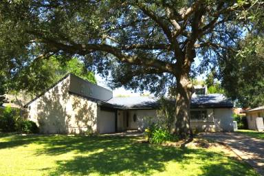Main picture of 354 S Amherst Dr