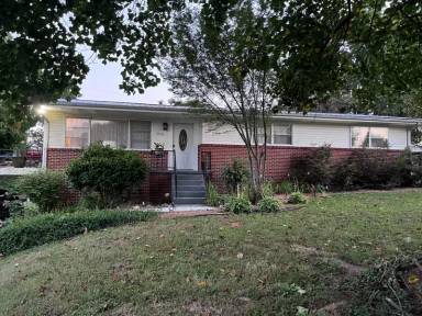 Main picture of 9016 Edgewater Rd