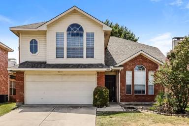 Main picture of 3011 Renaissance Dr