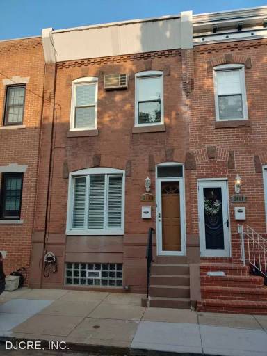 Main picture of 2449 S Woodstock St
