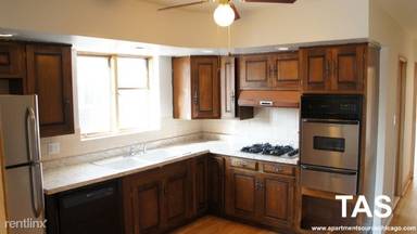 Main picture of 3653 W Fullerton Ave