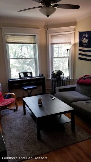 Main picture of 841 W George St
