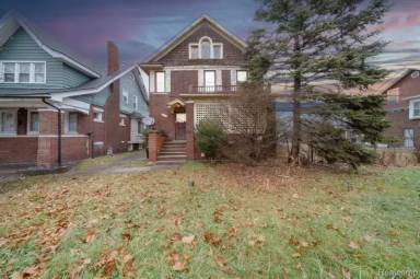 Main picture of 472 Lakewood St