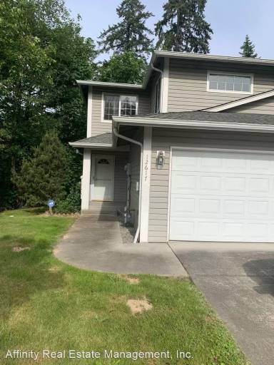 Main picture of 12617 Woodland Ave E