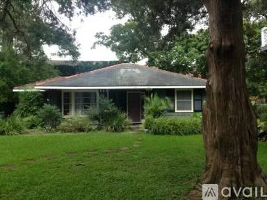 Main picture of 381 Audubon St