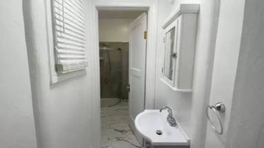 Main picture of 360 Baker St