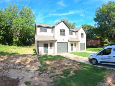 Main picture of 1011 S Somerville St