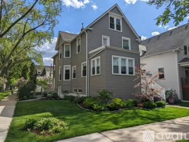 Main picture of 3235 W Belle Plaine Ave