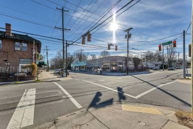 Main picture of 1911 Walker Ave
