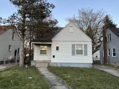 Main picture of 20242 Hickory St