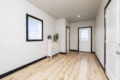 Main picture of 6000 79th Ave S