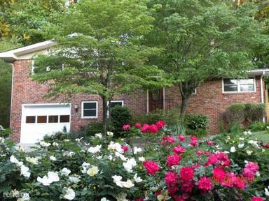 Main picture of 2420 Rhineland Ct NE