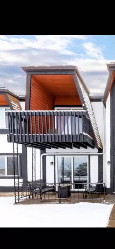 Main picture of 326 14th Ave S