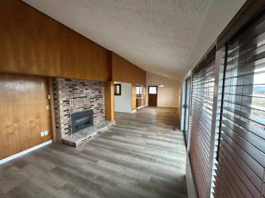 Main picture of 2384 Linda Vista Dr