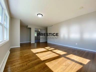 Main picture of 4360 Monroe St