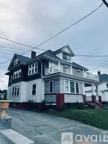 Main picture of 214 Sabattus St