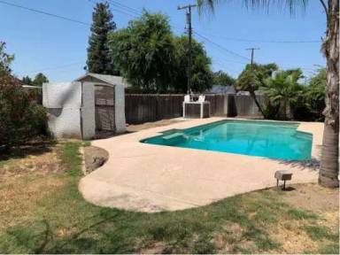 Main picture of 949 Vandalia Ave
