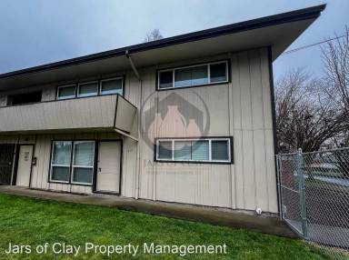 Main picture of 482 18th St NE