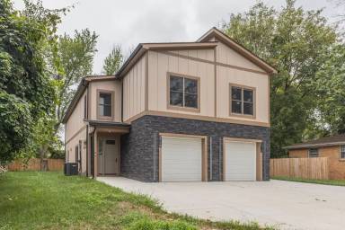 Main picture of 271 Garry Dr