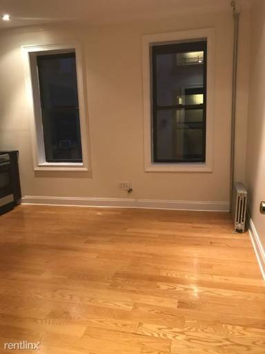 Main picture of 207 W 11th St