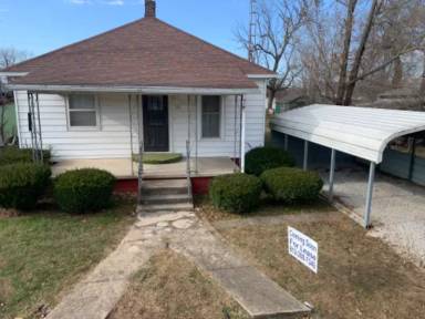 Main picture of 121 N Jefferson St
