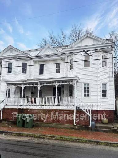 Main picture of 2003 Cedar St