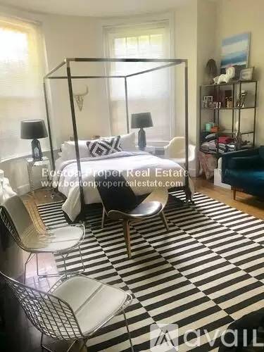 Main picture of 456 Beacon St