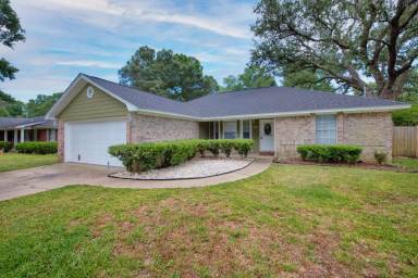 Main picture of 3213 Desert St