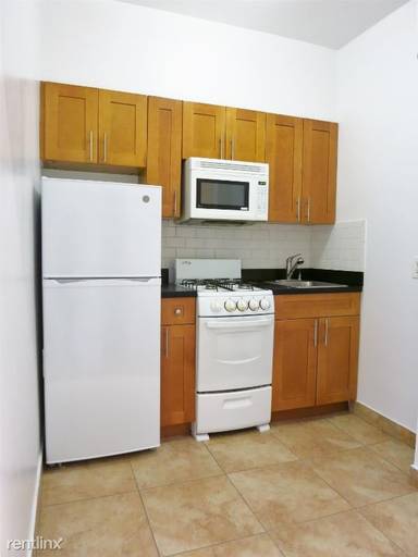 Main picture of 411 E 81st St