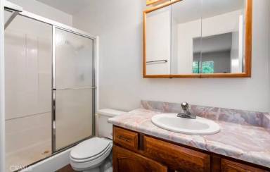 Main picture of 1725 Kings Dr