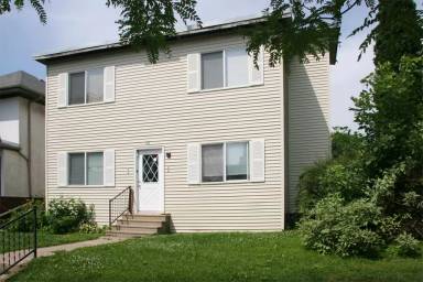 Main picture of 417 Roy St N